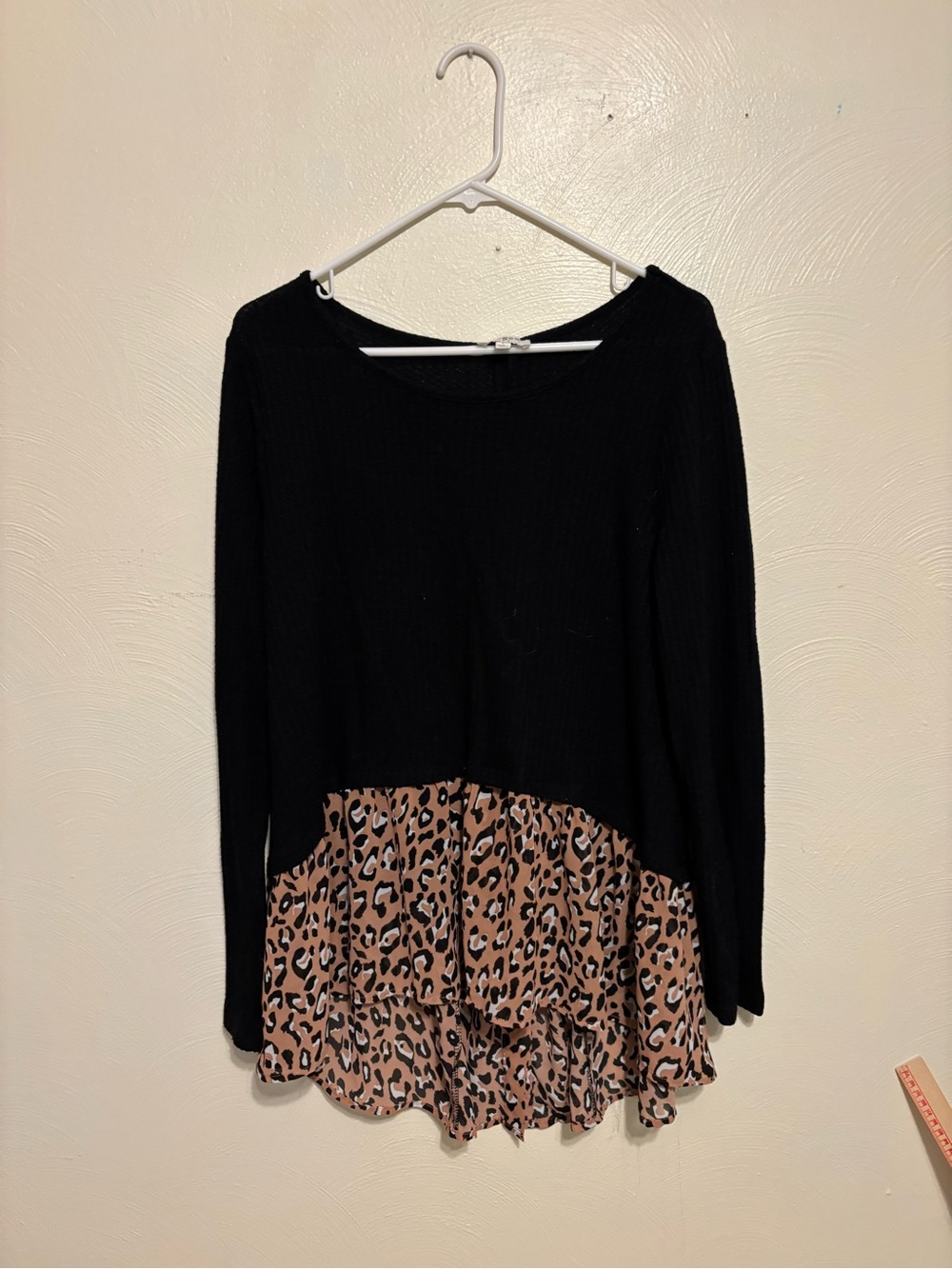 Umgee USA Ribbed Leopard Print Ruffle Hem Tunic Top Women’s Large